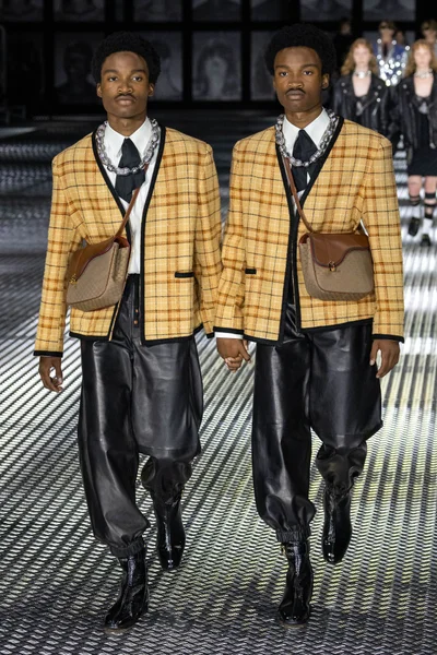 Look 5